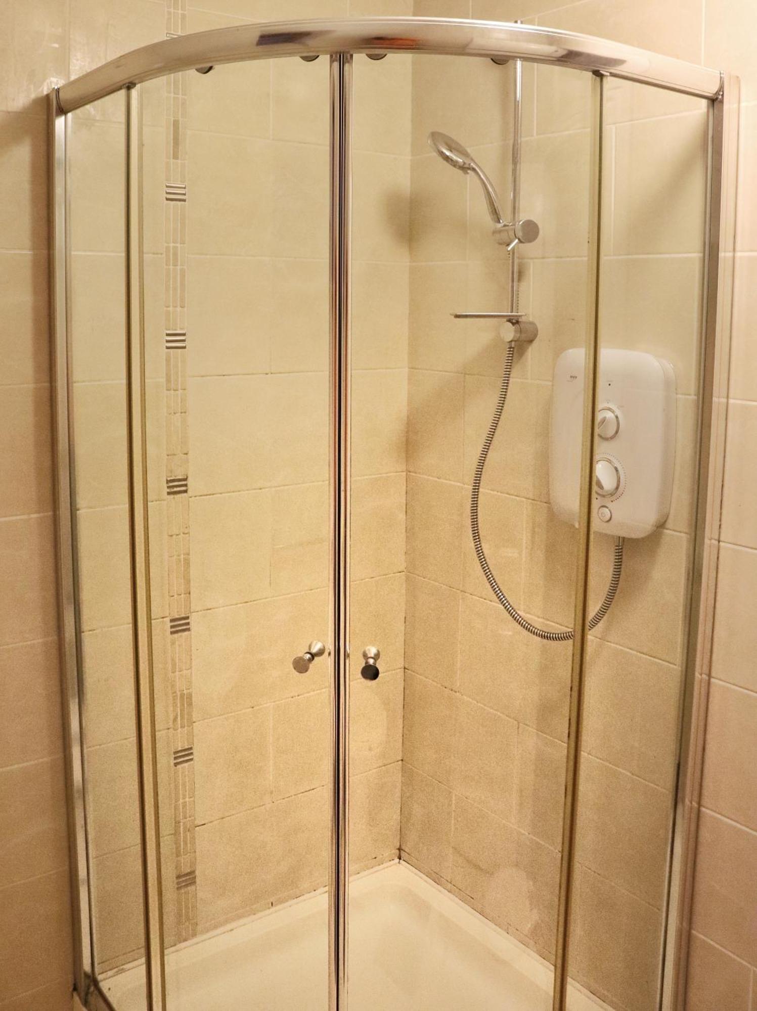 Deluxe Dwelling - 15 Mins From Cork City/Airport Apartment Exterior photo